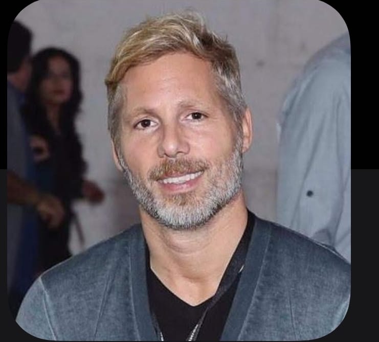 APONTAMENTO – Vermelho e Branco: “PLANOS PARA A NOVA ÁGUIA“