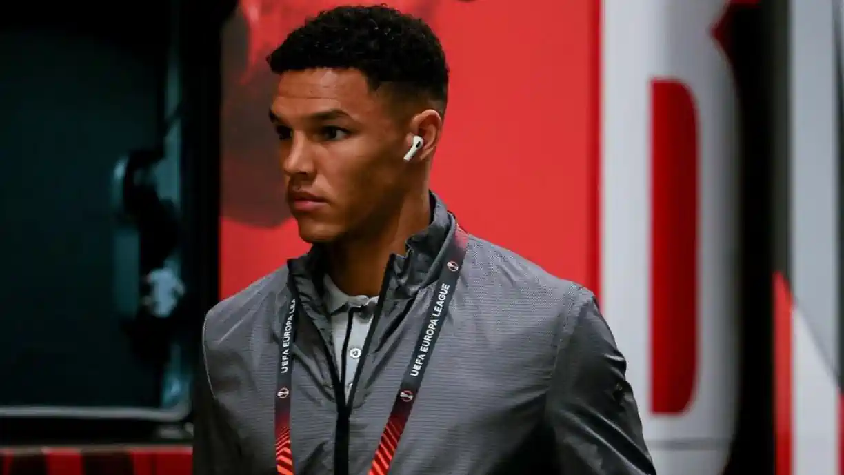 COM ALEXANDER BAH AGORA NAS 'TRINCHEIRAS', SCHMIDT RECEBE BOAS NOTÍCIAS PARA DÉRBIS ENTRE BENFICA E SPORTING