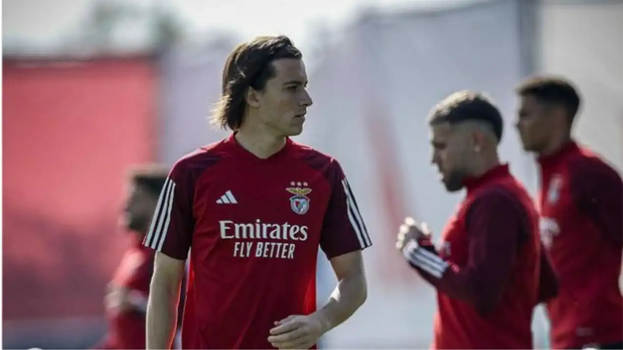 Benfica resiste! Negócio do Real Madrid por Carreras sofre reviravolta