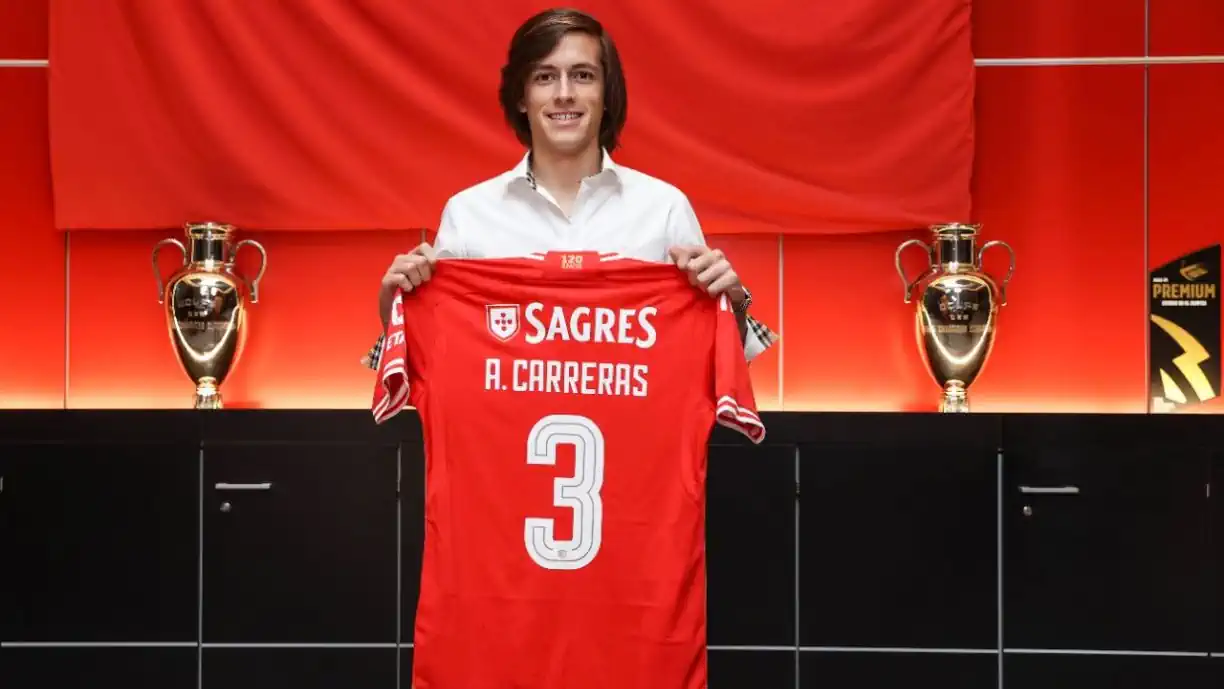 A caminho do Real Madrid, Carreras despede-se do Benfica: "Obrigado por..."