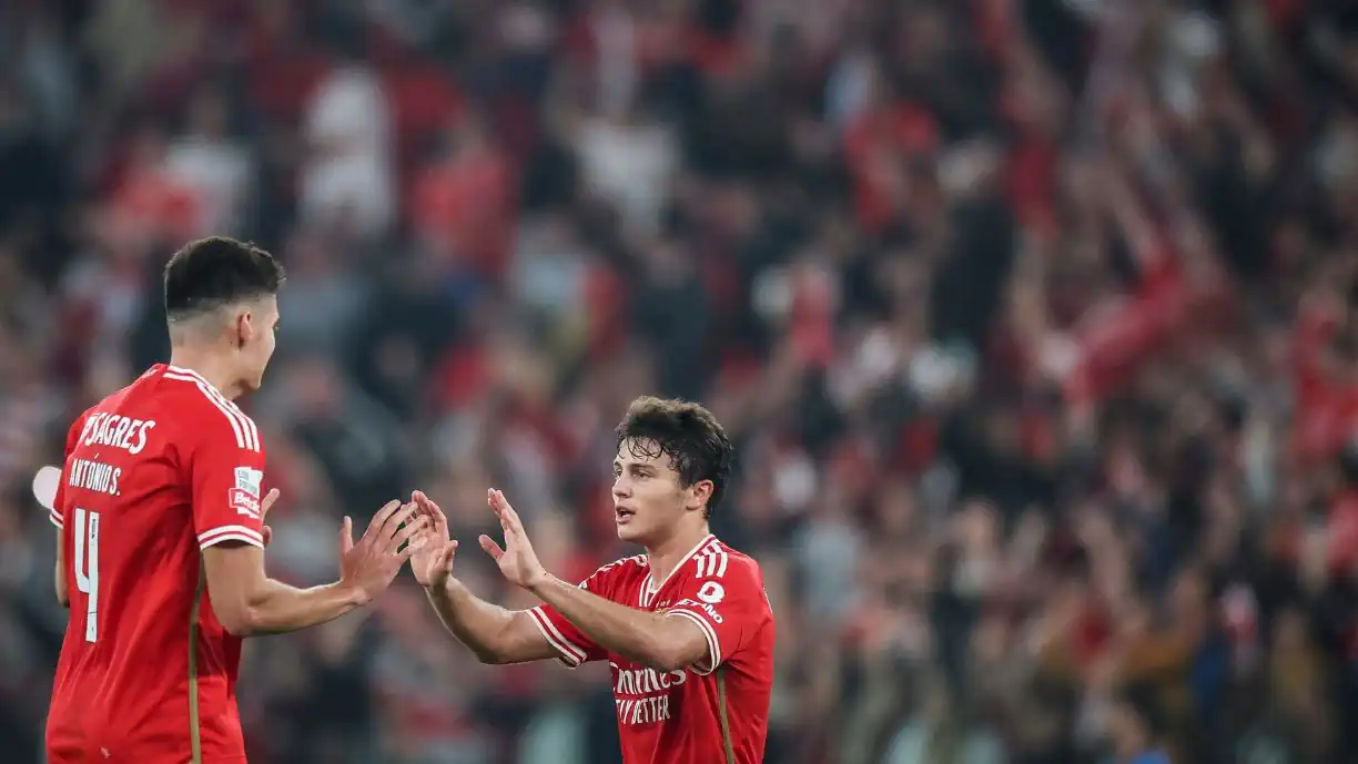 INÉDITO! ROBERTO MARTÍNEZ CHAMA JOÃO NEVES E ANTÓNIO SILVA, MAS 'ESQUECE' TITULAR DO BENFICA
