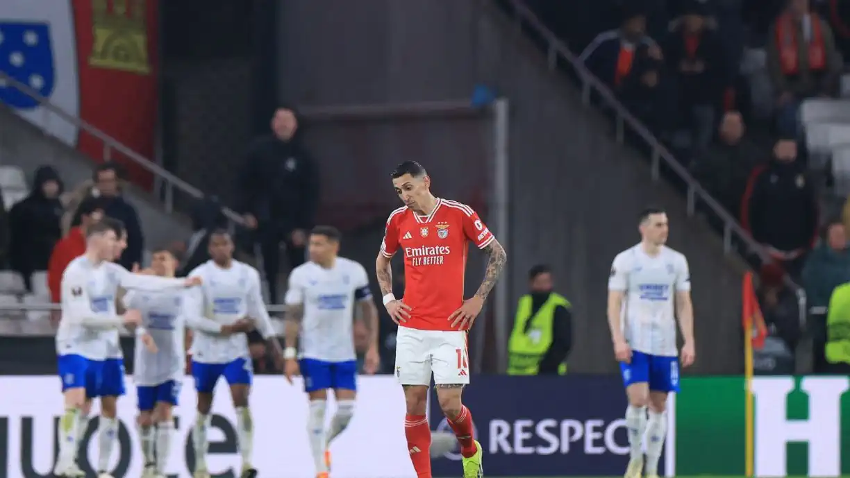 TÉCNICO DO RANGERS MOSTRA-SE ORGULHOSO DE EMPATE COM BENFICA E DESTACA: "ESTIVEMOS PERTO DE FAZER HISTÓRIA"