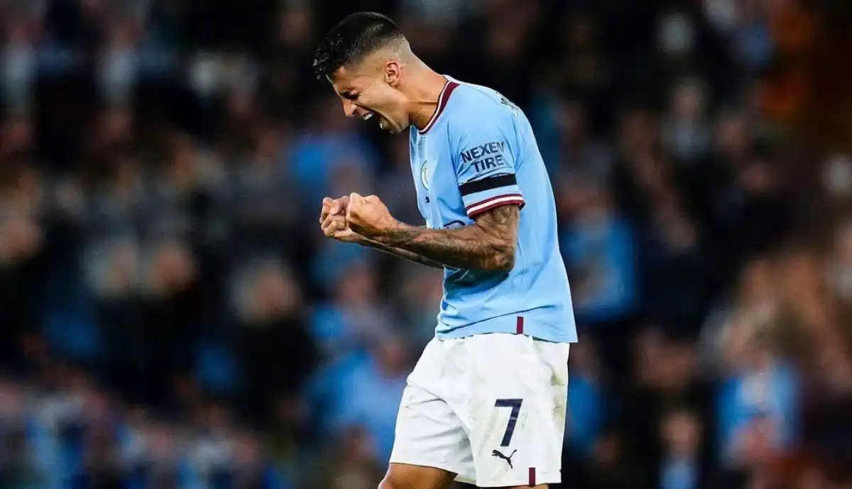 MAIS LONGE DO BENFICA? JOÃO CANCELO RECEBE PROPOSTAS PARA RUMAR À...