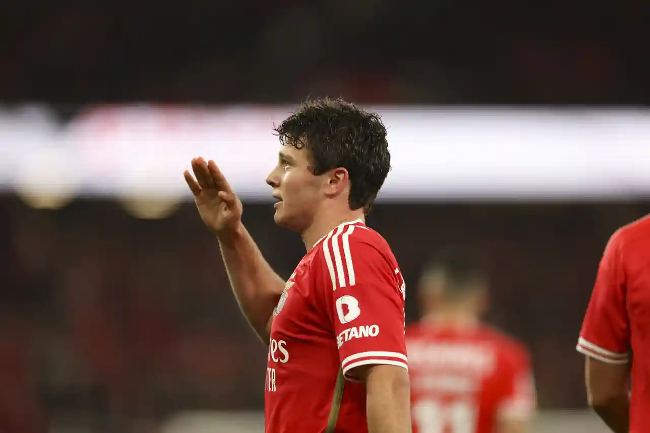 ALERTA, BENFICA: GIGANTE JÁ TEM OFERTA E PREPARA-SE PARA COMETER VERDADEIRA 'LOUCURA' POR JOÃO NEVES