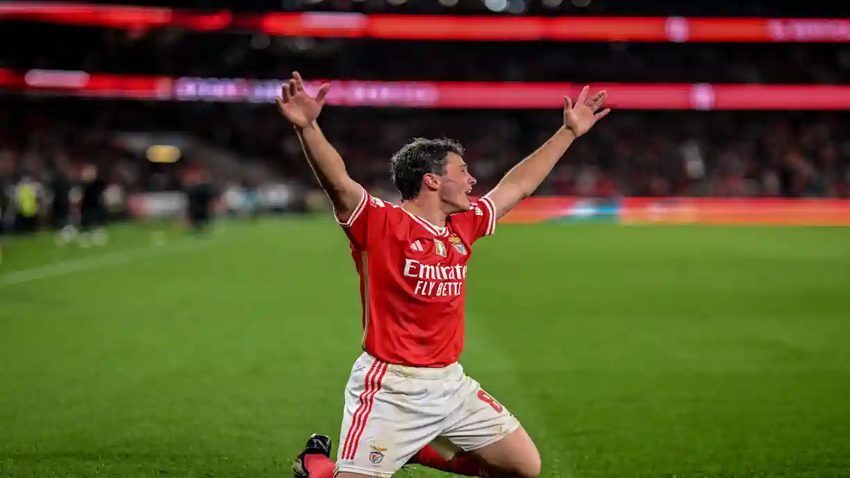 DEPOIS DE SER O HERÓI DO BENFICA, JOÃO NEVES ATIRA: "PODIA SER OUTRO"