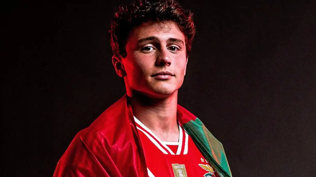 TITULAR DE SCHMIDT DEIXA ANTIGO CRAQUE DO BENFICA RENDIDO: "PARECIA QUE O JOÃO NEVES ESTAVA LÁ NA SELEÇÃO HÁ IMENSO TEMPO"