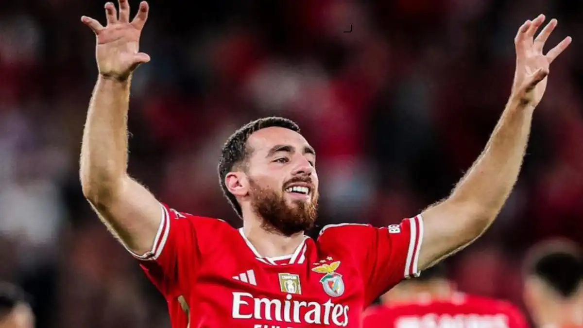 LUÍS FREITAS LOBO DEFENDE CONTINUIDADE ORKUN KOKÇU NO BENFICA, MAS DEIXA ALERTA A ROGER SCHMIDT