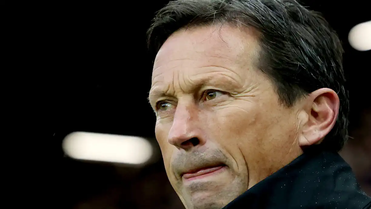 SCHMIDT SORRI: TÉCNICO DO BENFICA FAZ O QUE NINGUÉM CONSEGUIU ANTES E ATINGE FEITO INÉDITO DO CLUBE