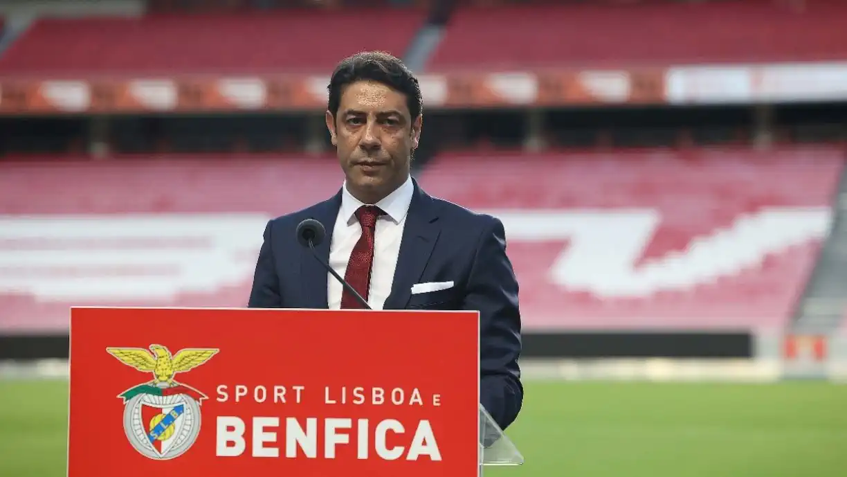 Rui Costa em alerta: Barcelona quer contratar defesa com 27 golos pelo Benfica