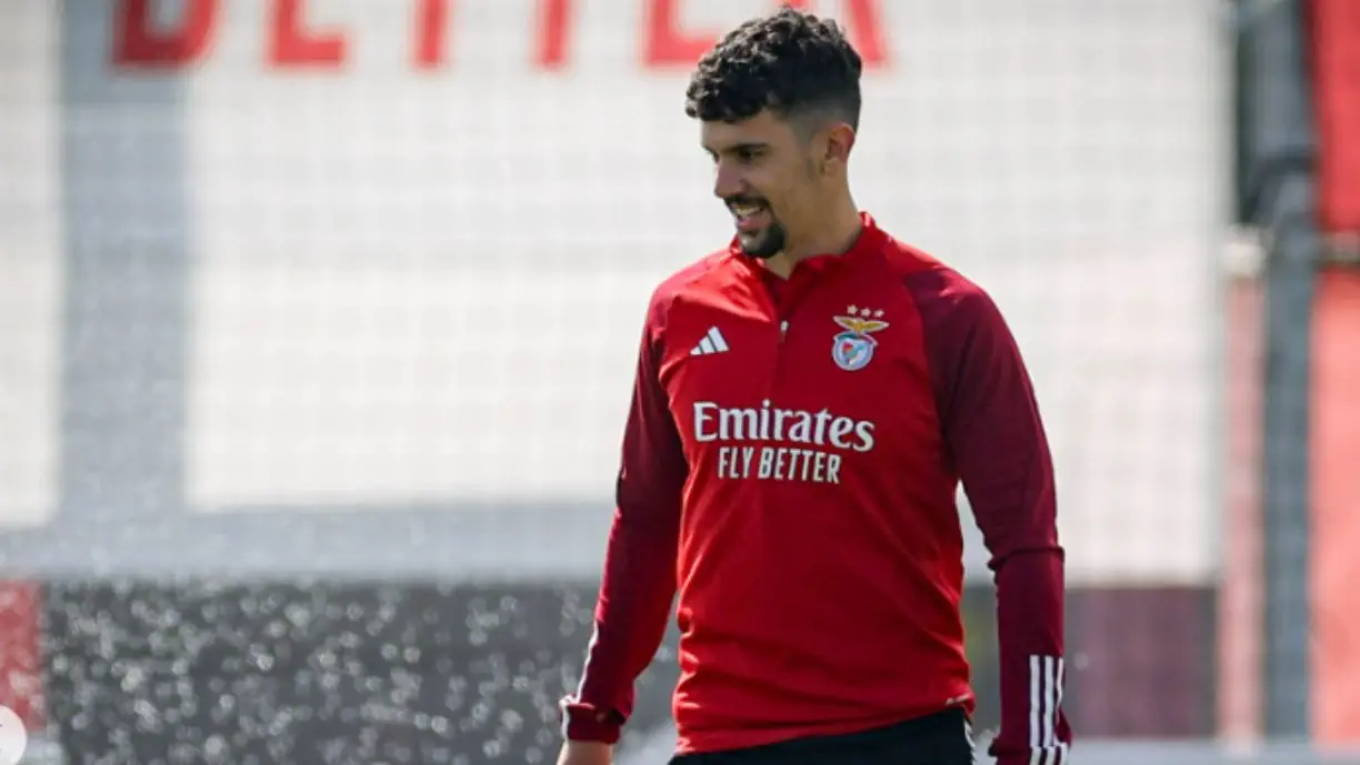 Apesar das chegadas de Bayern Munique e Real Madrid, Tomás Araújo está inclinado para ficar no Benfica
