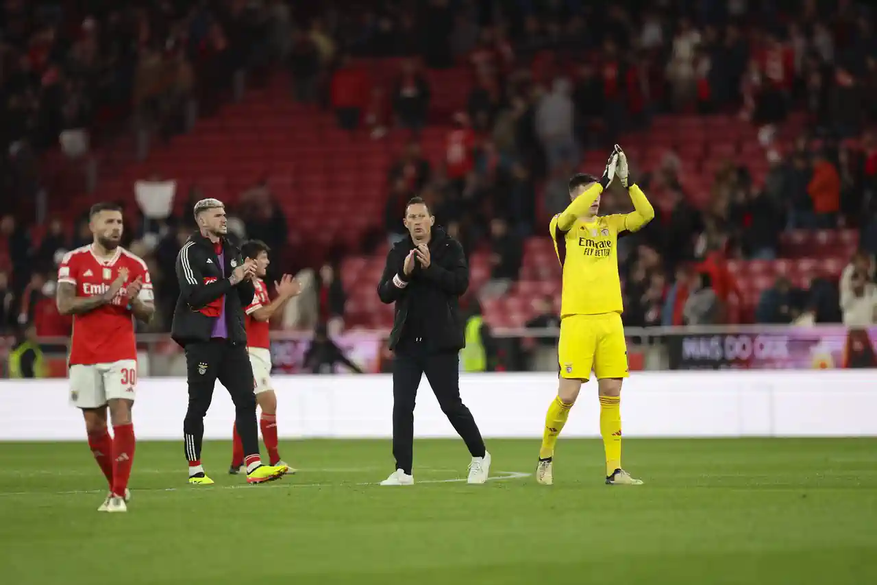 Roger Schmidt recorda derrota do Benfica com Otamendi à mistura: "Faltou..."
