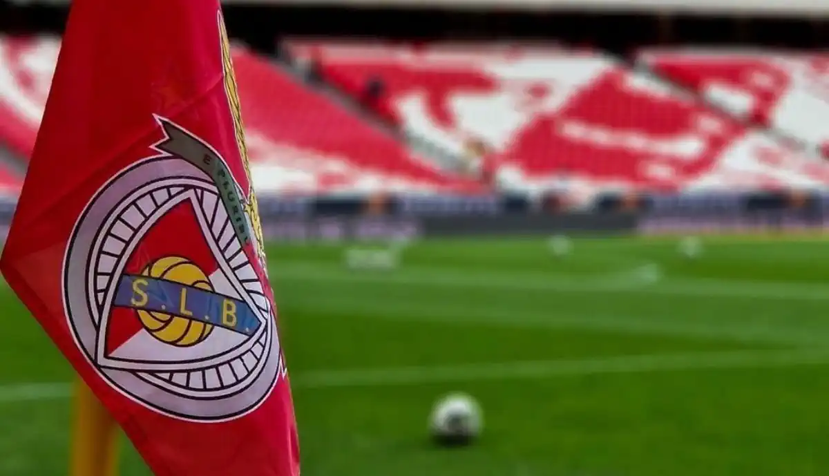 Benfica vence sem vacilar, mas festa do título acaba adiada