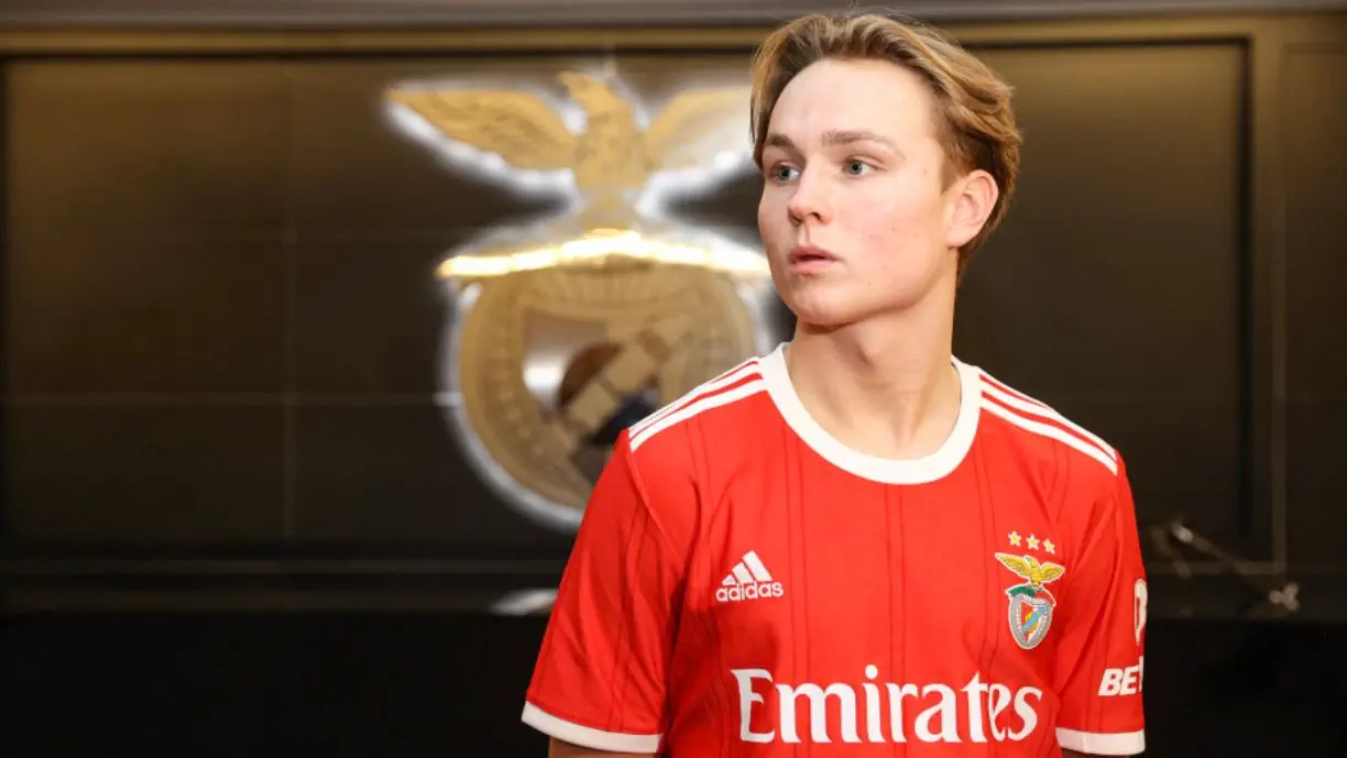 Schjelderup já tem data para ir a tribunal! Craque do Benfica divide a Noruega