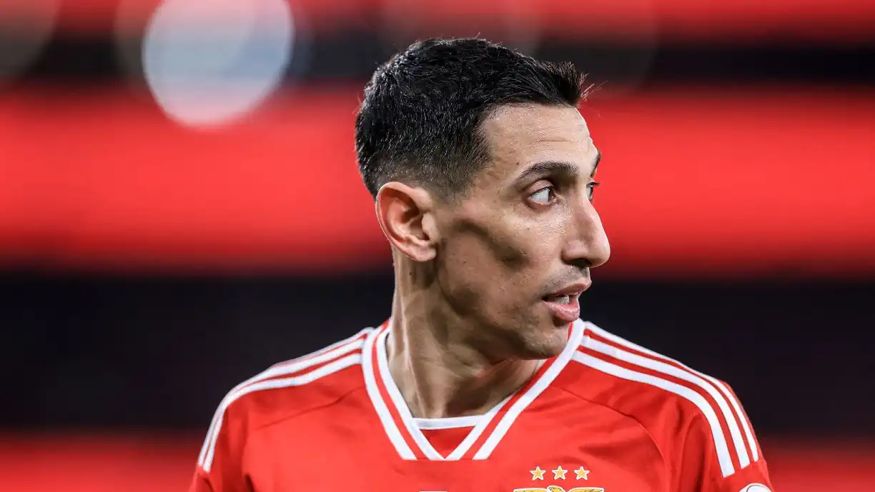 ANTIGO AVANÇADO DO BENFICA DEFENDE POTENCIAL SAÍDA DE DI MARÍA: "DEVEMOS RESPEITAR A DECISÃO DO JOGADOR"