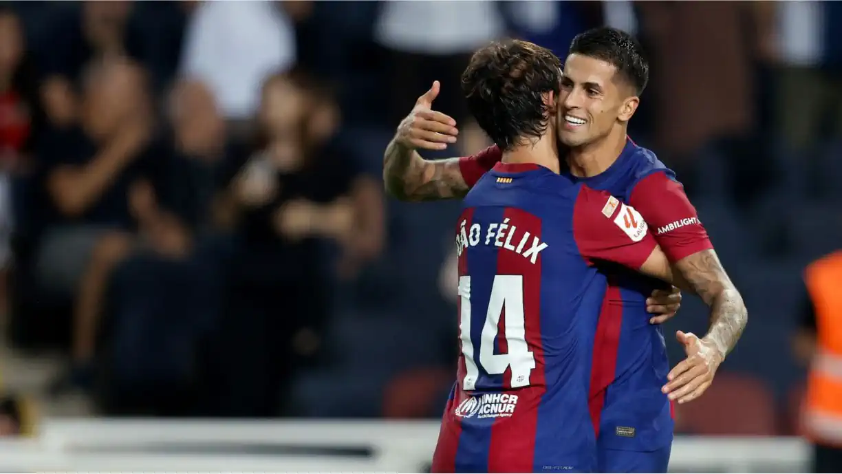EX BENFICA: JOÃO FÉLIX E CANCELO 'NÃO LIGARAM' À SAÍDA DE XAVI E AGORA GOSTAVAM QUE FICASSE