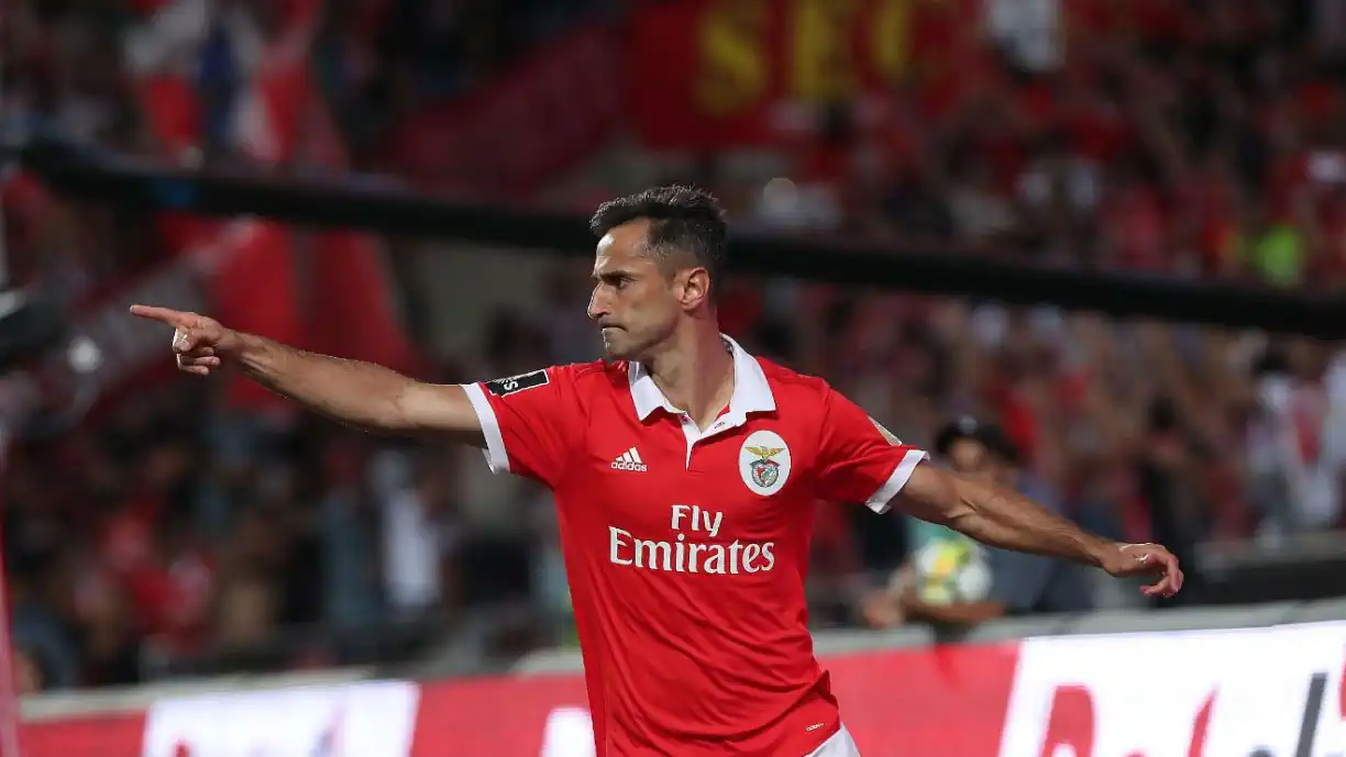 Com idolatria no Benfica, Jonas celebra data especial