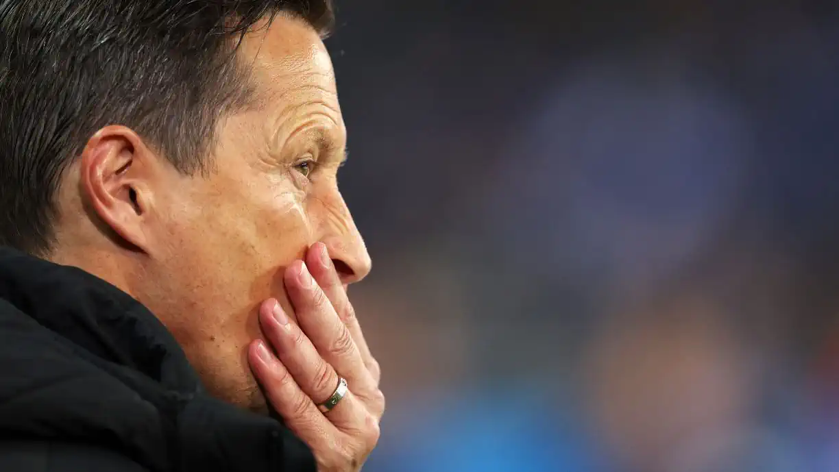 ROGER SCHMIDT DEBAIXO DE BRASAS NO BENFICA: "ASSOBIOS FAZEM PARTE..."