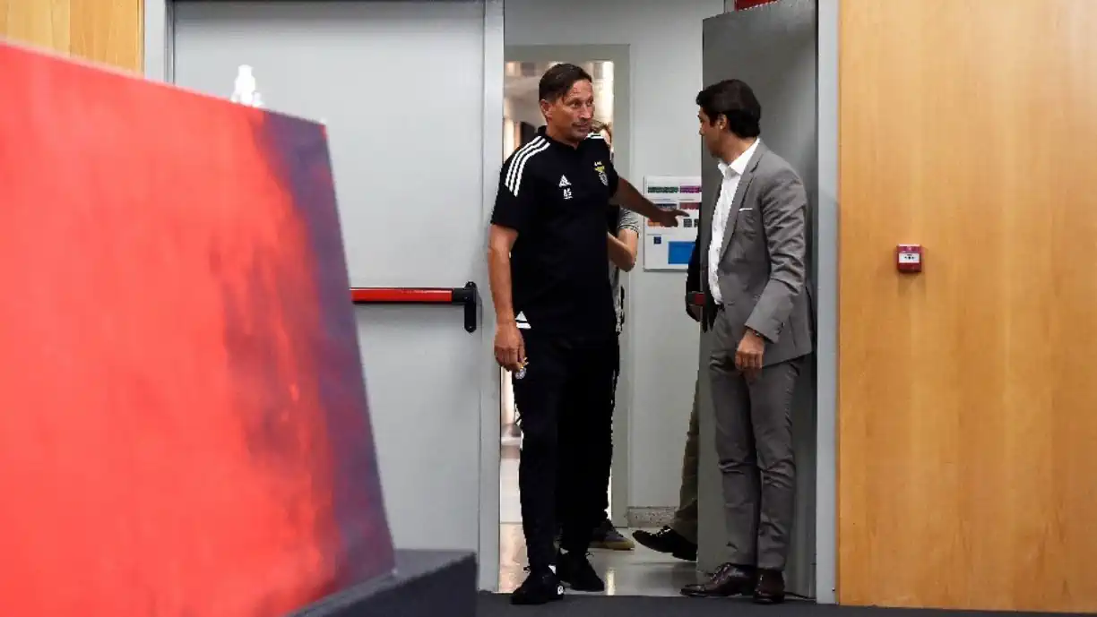 COM ROGER SCHMIDT NO OLHO DO FURACÃO, RUI COSTA RESOLVE 'BERBICACHO' NO BENFICA