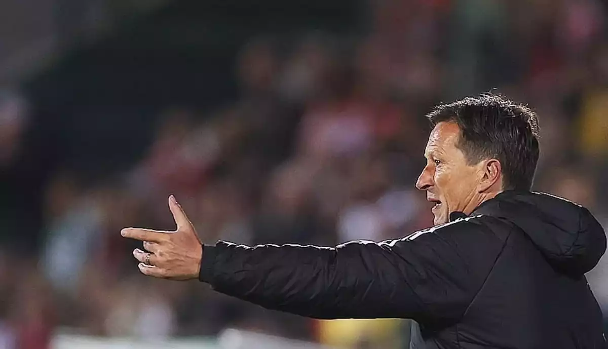 FLOP DE SCHMIDT NO BENFICA VAI JOGAR NA BUNDESLIGA NA PRÓXIMA TEMPORADA