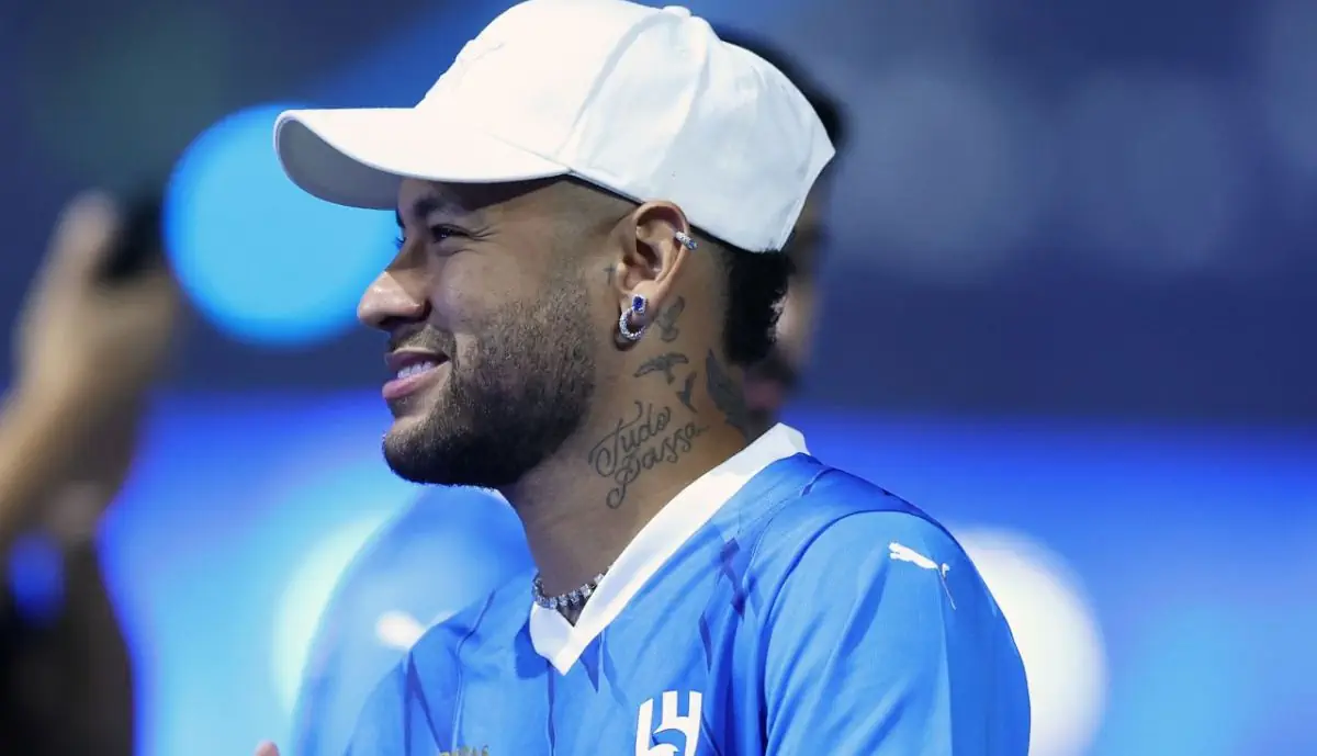Neymar vira agente e 'empurra' jogador do Benfica para a saída