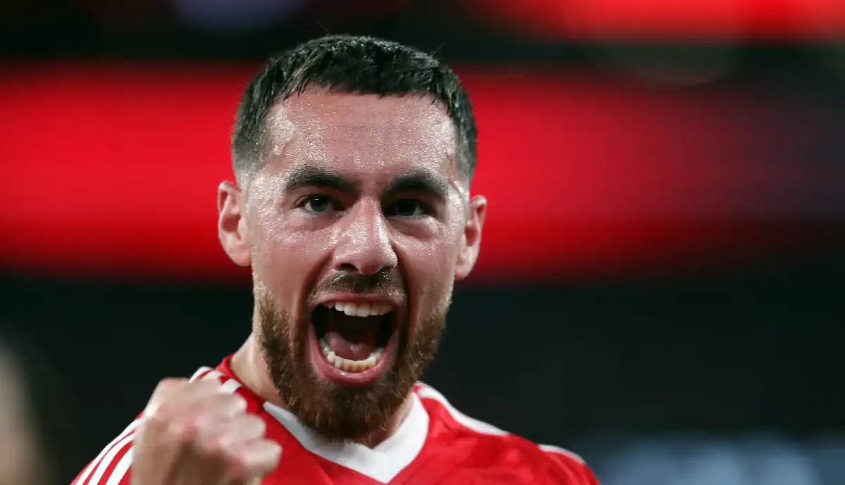 Última hora! Benfica recebe proposta do Besiktas por Kokçu