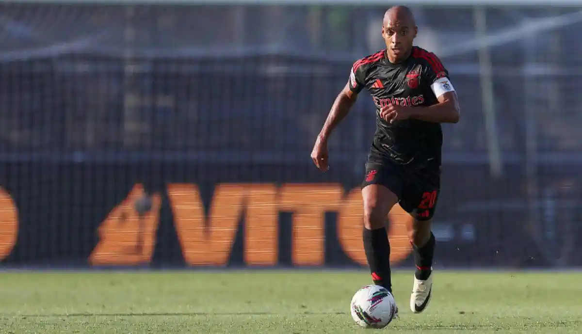 João Mário dá a cara na derrota do Benfica com o Famalicão: "É um abre-olhos"