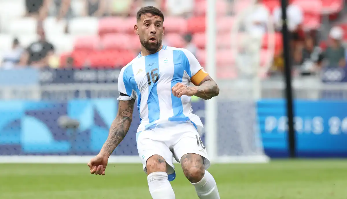 Nicolás Otamendi, capitão da equipa do Benfica, revelou o equipamento secundário da seleção da Argentina nas suas redes sociais