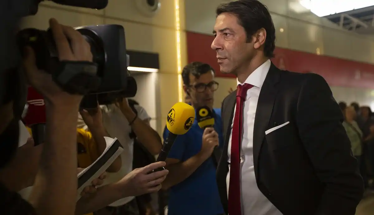 Exclusivo Glorioso 1904 - Rui Costa bate o martelo e técnico do Benfica está de saída