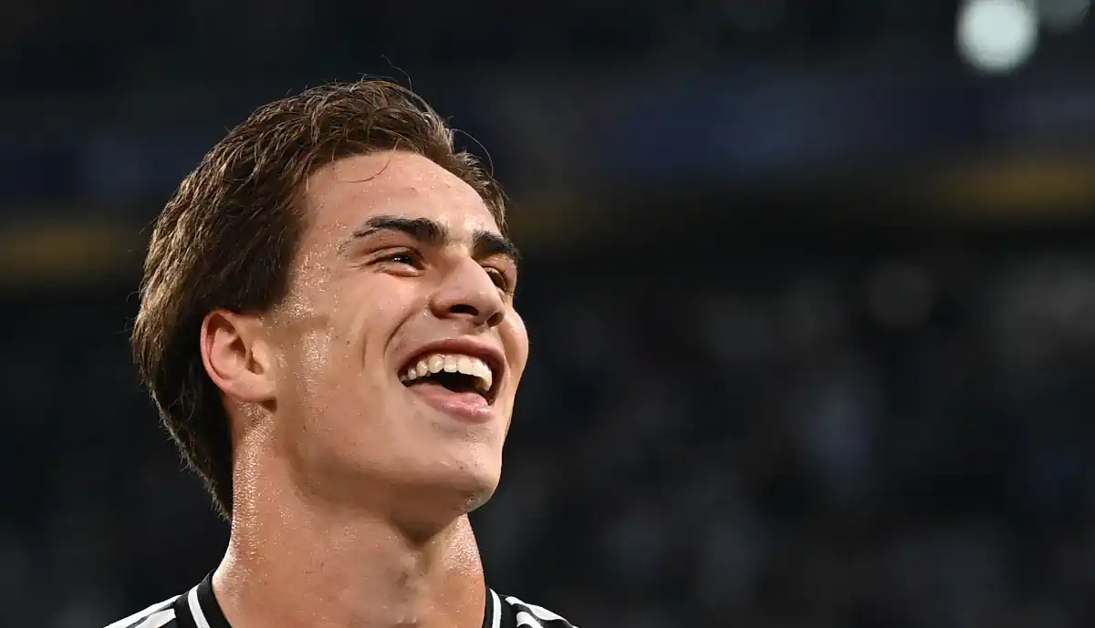 Kenan Yildiz dá mãozinha e ajuda Rui Costa a segurar estrela do Benfica