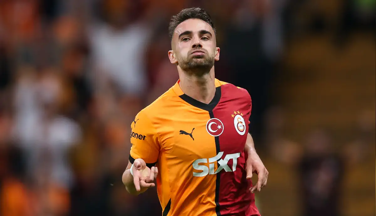Benfica tem interesse em Yunus Akgun mas concorrência é feroz