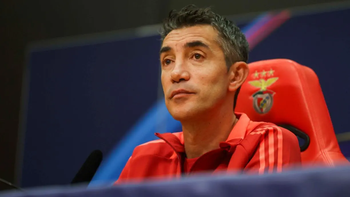 Craque do Benfica trabalha duro e Lage revela: "Tem ajudado..."