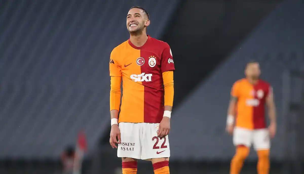 Mais um! Imprensa aponta Benfica como possível destino para Ziyech