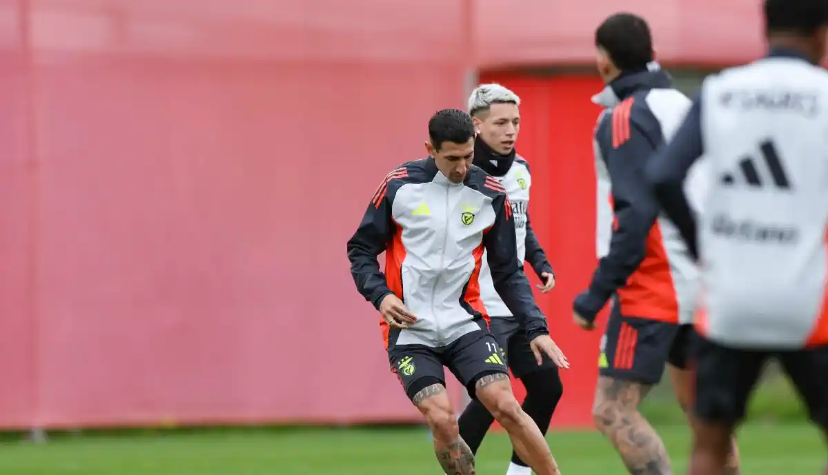 Reforços do Benfica mostram serviço no Seixal e há novidades sobre Di María