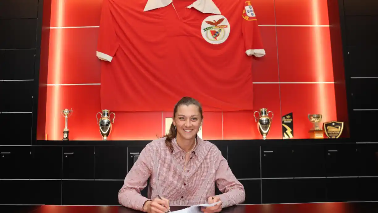 Oficial: Benfica confirma Exclusivo Glorioso 1904 e renova com Lena Pauels até...