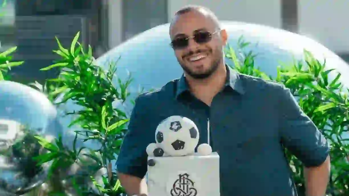 Com um pé fora do Benfica, Arthur Cabral assinala data importante
