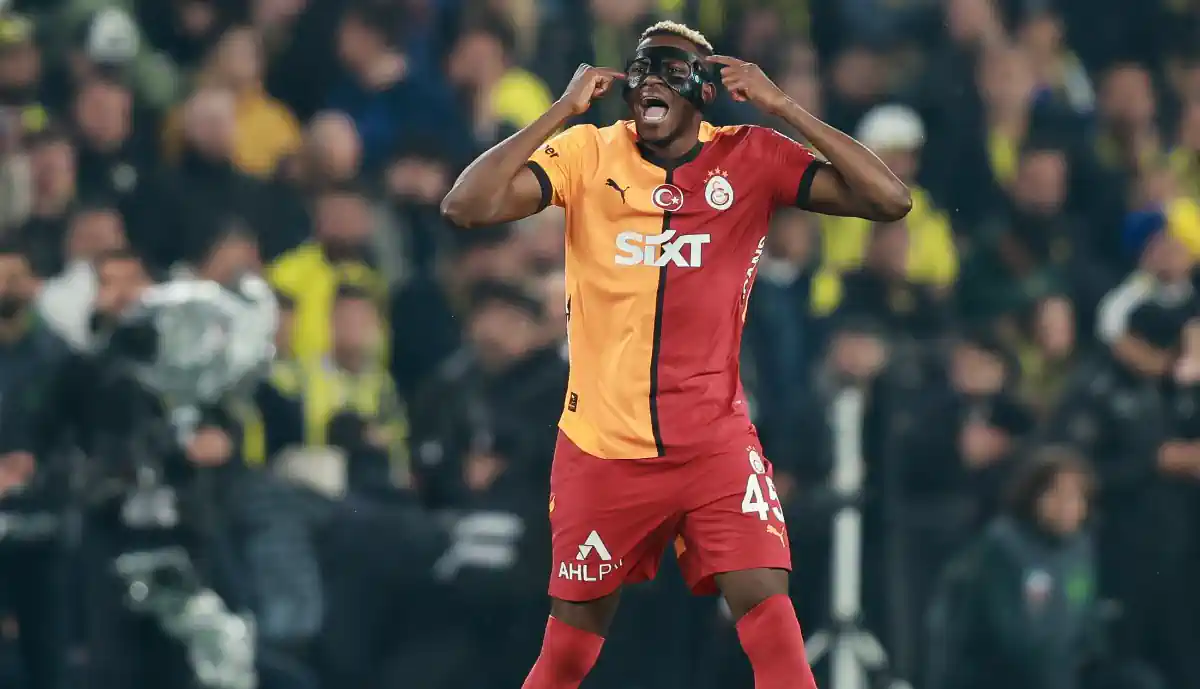 Victor Osimhen dá 'mãozinha' ao Benfica para manter titular de Bruno Lage
