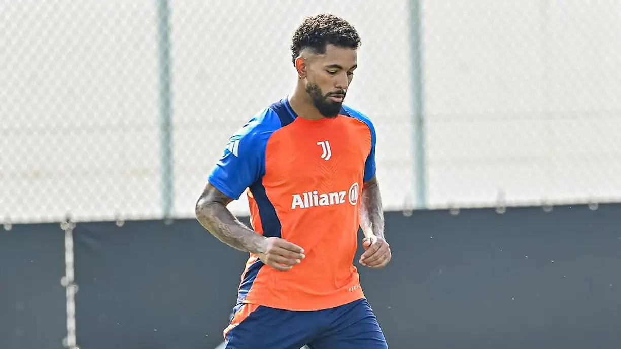 Douglas Luíz pode dar ajudinha das grandes ao Benfica para segurar craque das águias