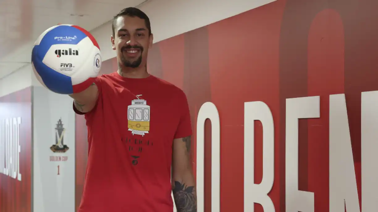 Kelvi Geovani foi oficializado e já fala à Benfica: “Muito feliz”