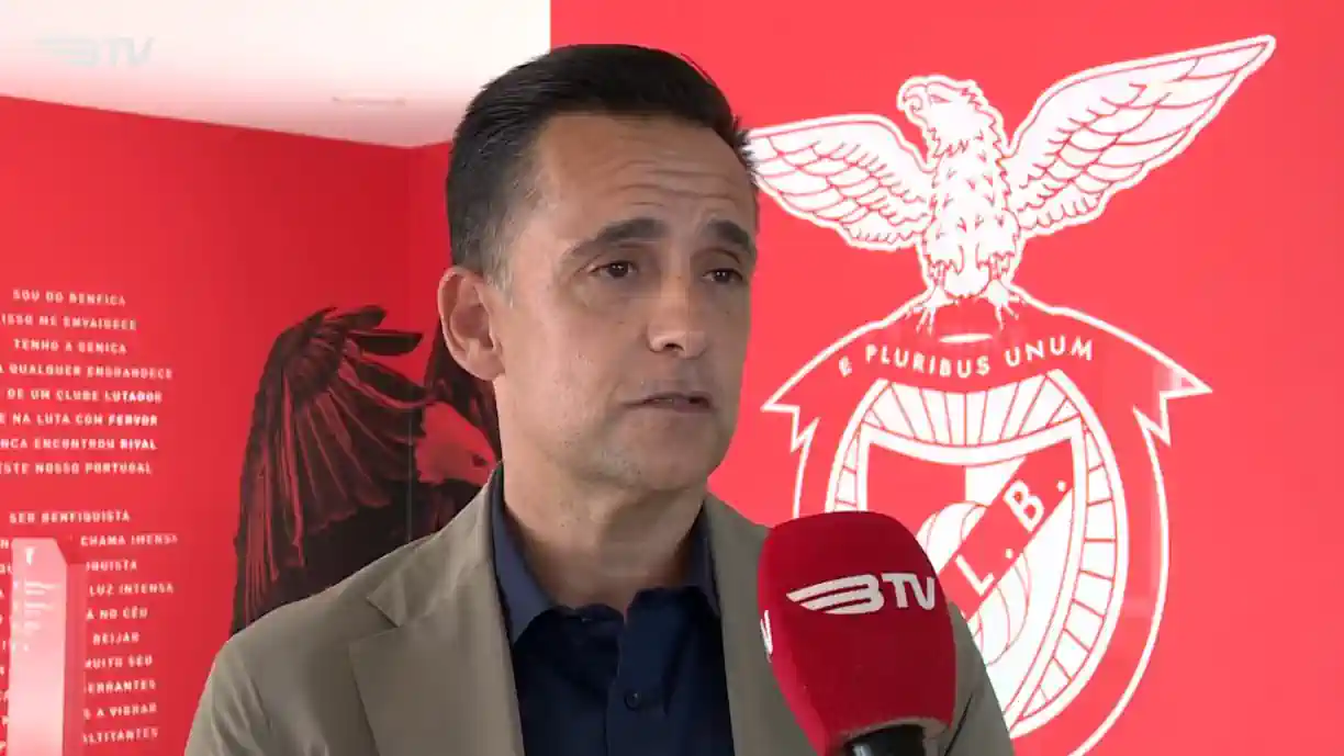 Segundo foi revelado na imprensa, Mário Branco marcou presença no balneário de José Bessa, onde comentou a arbitragem do Arouca - Benfica