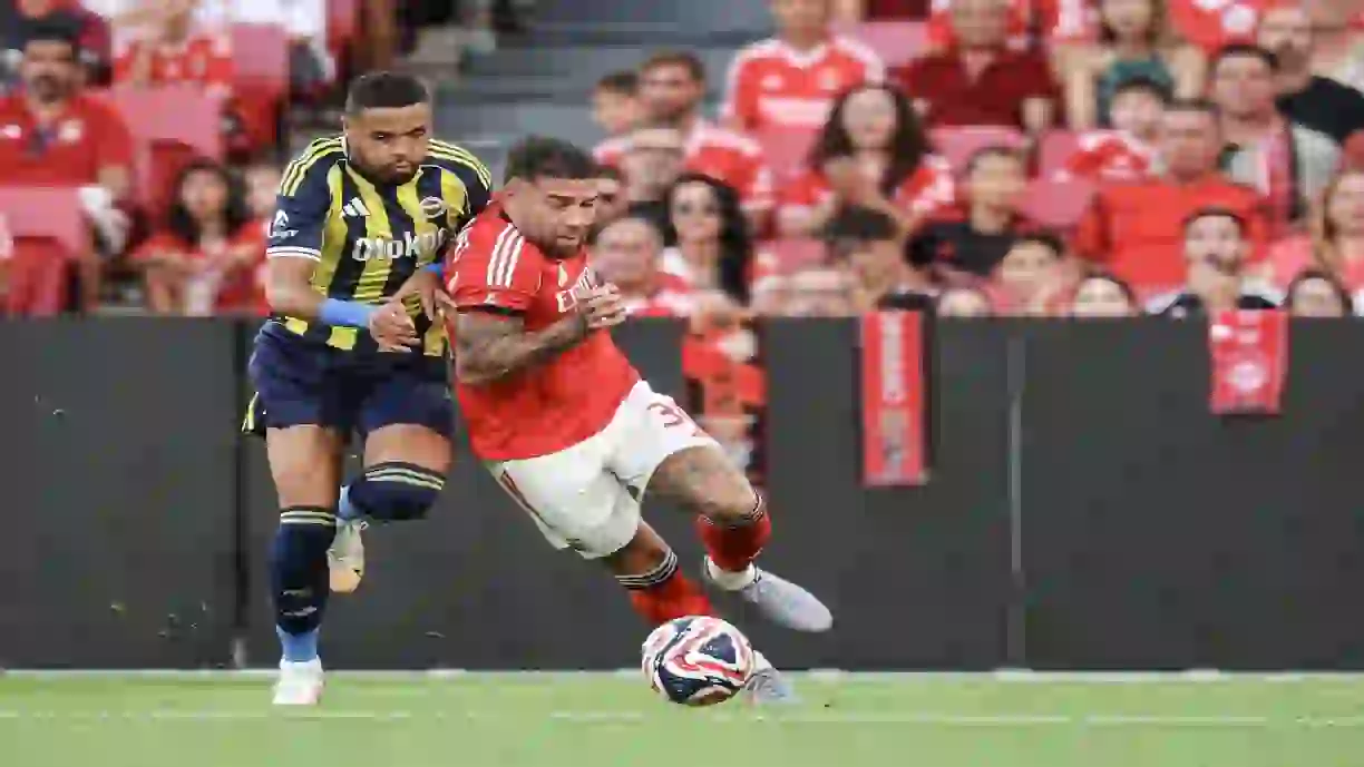 Otamendi em destaque! Central do Benfica tem novidade na Argentina