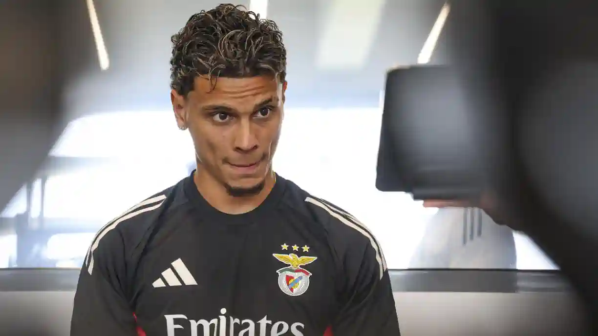 Antigo avançado do Benfica não confia em Richard Ríos: "Às vezes acerta, outras não"