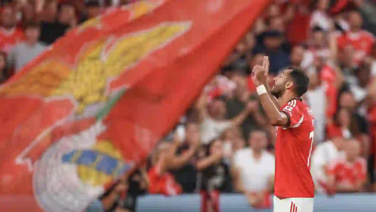 Pavlidis com lugar em risco? Suplente do Benfica brilha em jogo de preparação