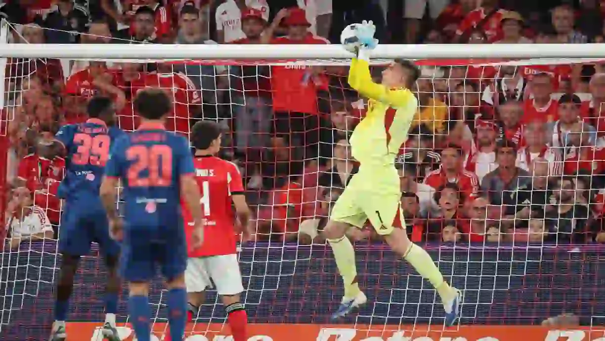 Anatoliy Trubin fala sobre reforço antes do Newcastle - Benfica da Liga dos Campeões: "Difícil"