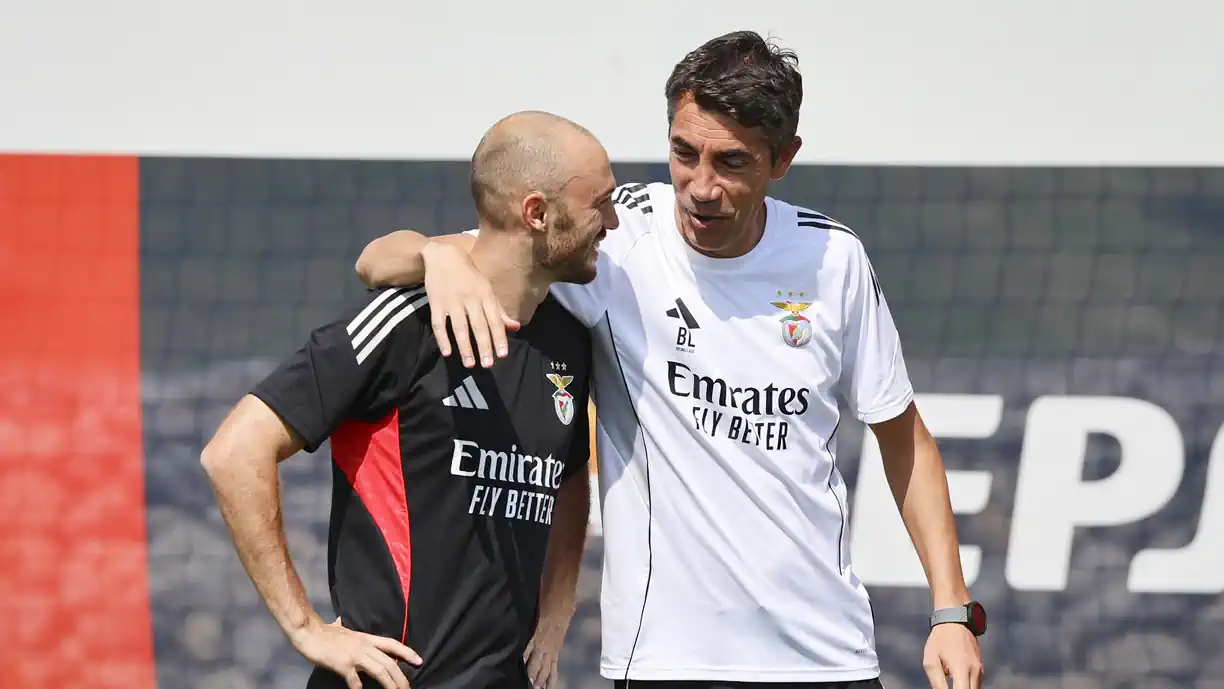 Bruno Lage regressa ao Benfica um dia depois de ter sido despedido por Rui Costa