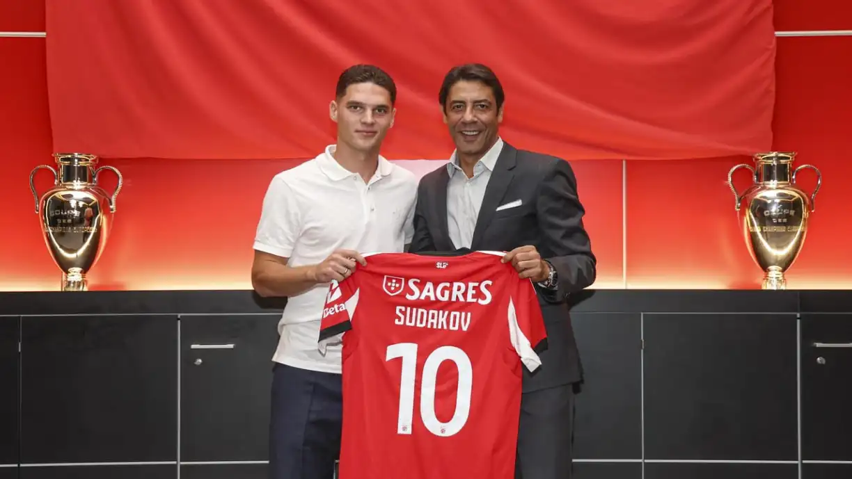 Exclusivo Glorioso 1904 - Georgiy Sudakov está focado e apoiado pelo Benfica