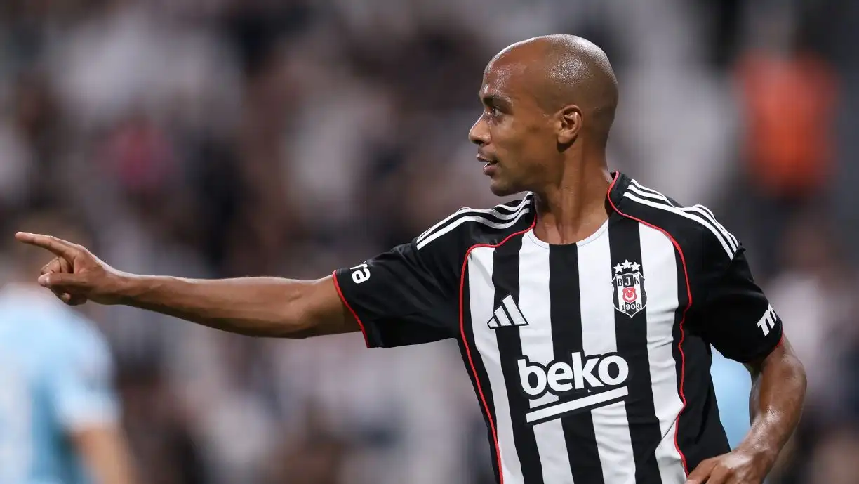 Com muito Benfica à mistura, Besiktas desilude no play-off da Conference League
