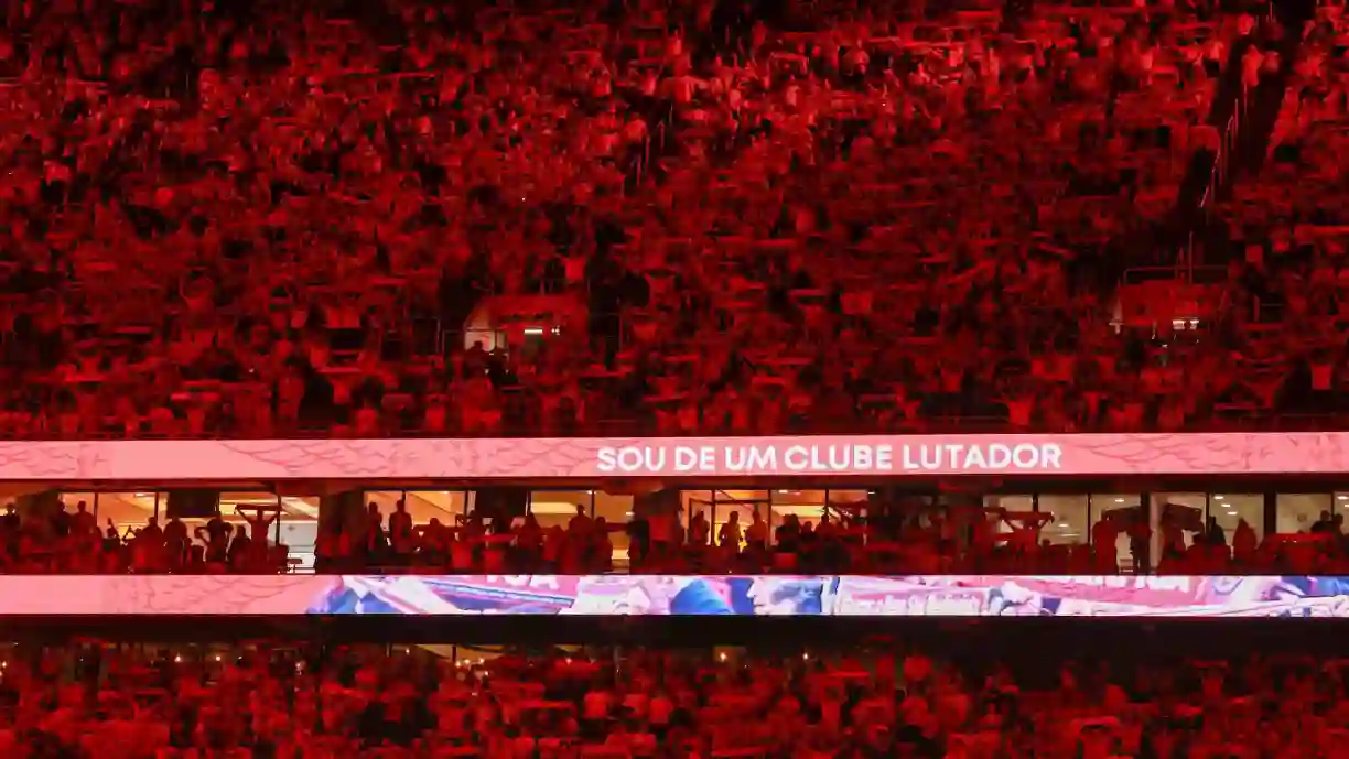 A montanha-russa do Benfica: Do despedimento de Lage ao regresso de Mourinho