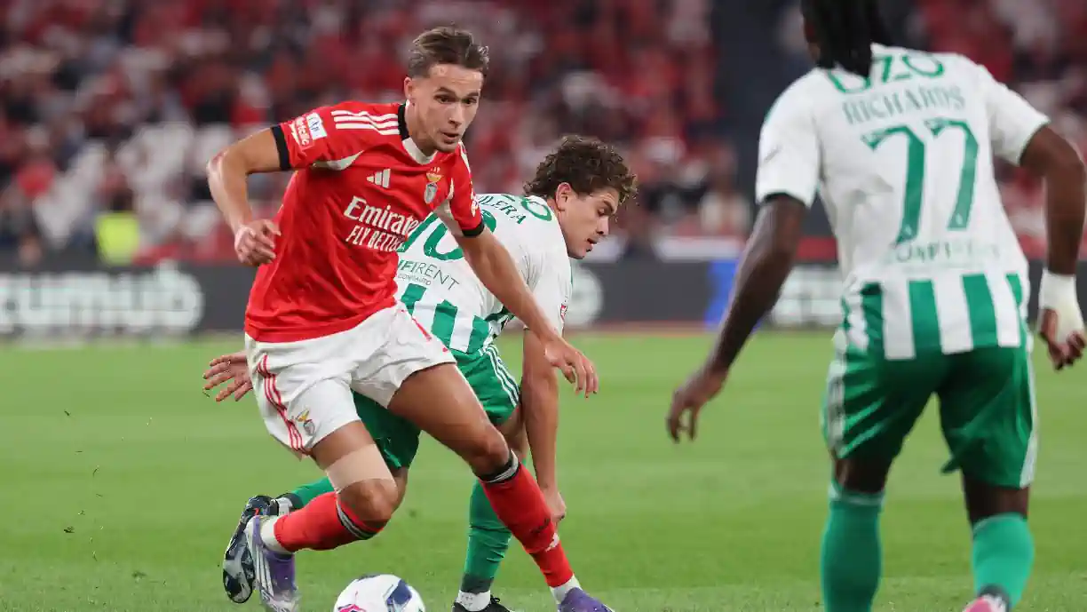 A dar cartas no Benfica, Amar Dedic é motivo de destaque na Bósnia