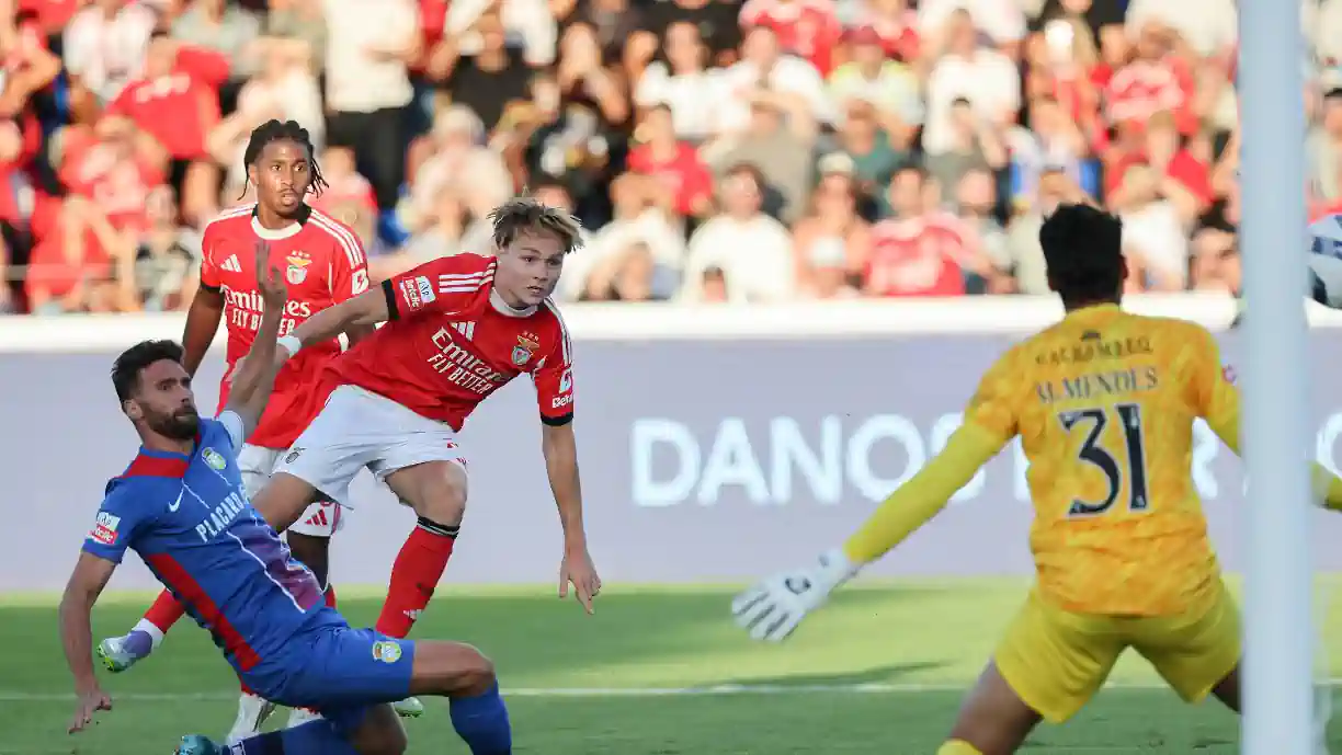 Exclusivo Glorioso 1904 – Andreas Schjelderup pode vir a passar mau bocado no Benfica