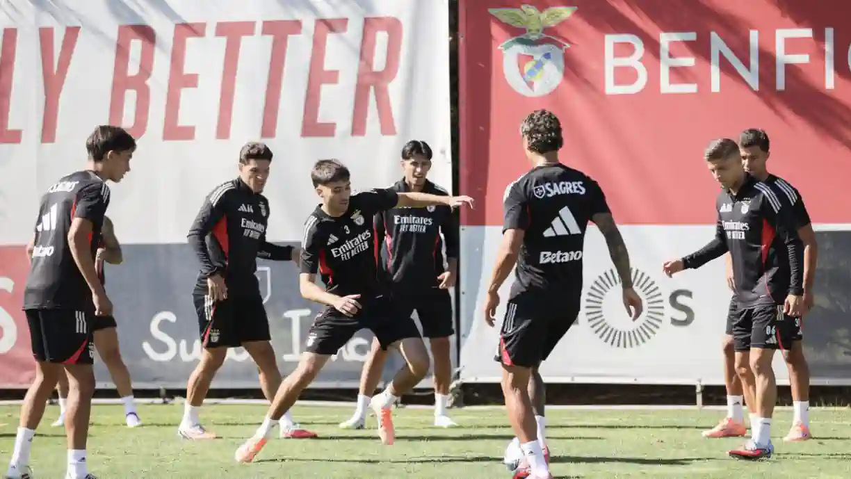 Com Sporting a 'assombrar' Benfica aponta mira ao Nápoles